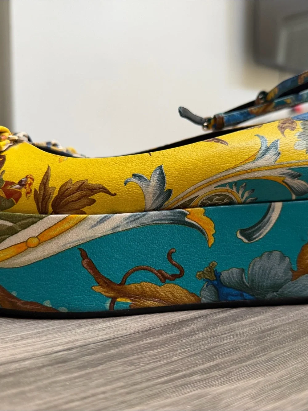 Salvatore Ferragamo Multicolor Floral Vara Bow T-Strap Platform Shoes Size 8.5B